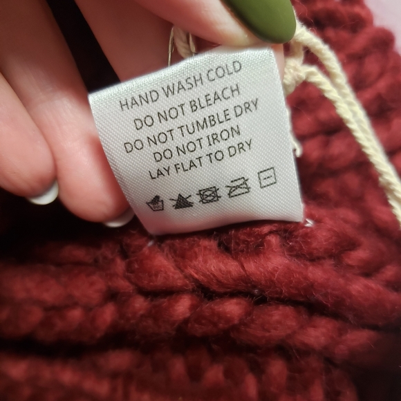 Grace & Lace Touqe - Picture 2 of 7